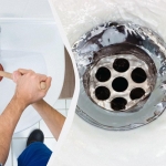 Onaangename geur uit de afvoer: wat loodgieters adviseren om het